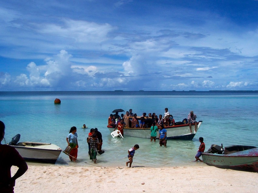 Guests travelling from different islands to attend a Kemem (PC: Krista Langlois)