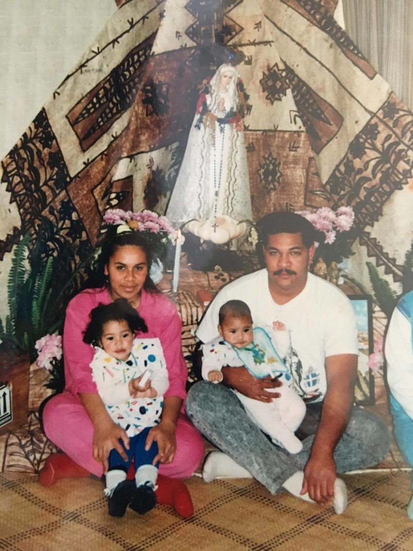 Sesalina with her parents and sister back in the day