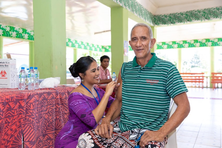 Fonoifafo in action helping with Samoa's mass vaccination campaign