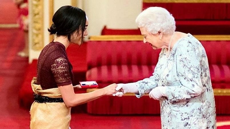 Elizabeth meets Queen Elizabeth