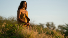 WOMEN OF THE ISLANDS - MAINEI KINIMAKA