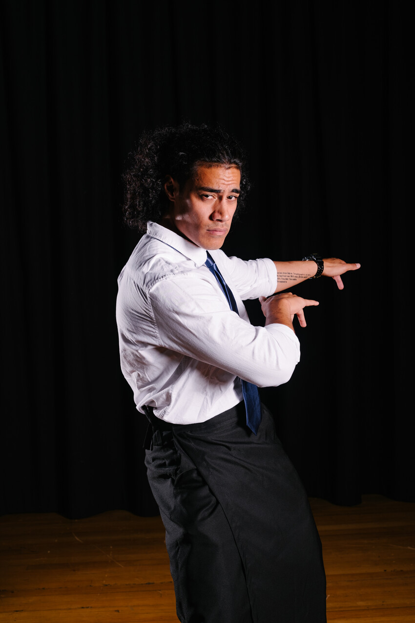 Dimitrius Schuster-Koloamatangi as Naisa