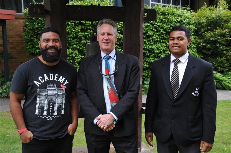 Will with staff & student at St Pauls Collegiate where Will was lucky enough to get a scholarship from Kelston Boys High in 1999
