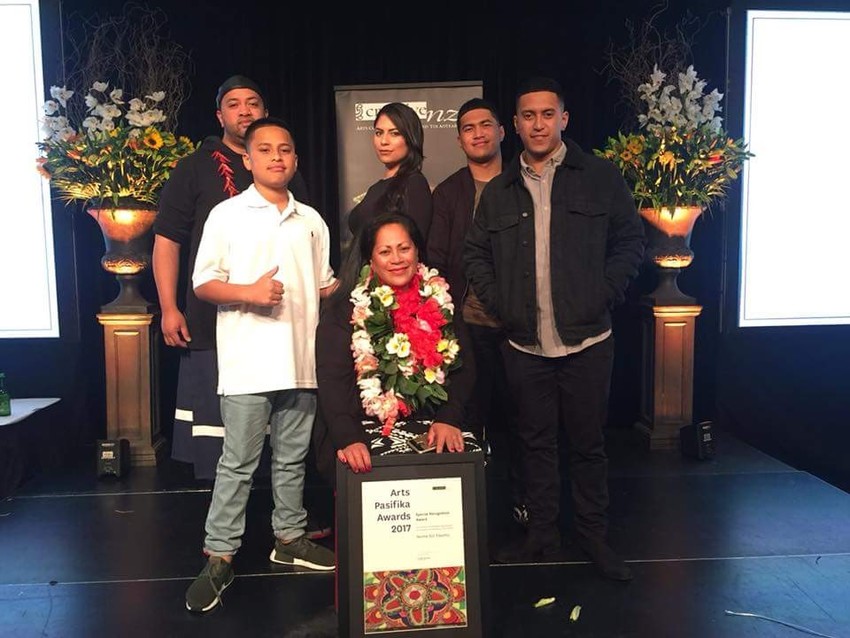 Teuila and her family supporting her Mum Noma at the Creative New Zealand Arts Pasifika Awards 2017