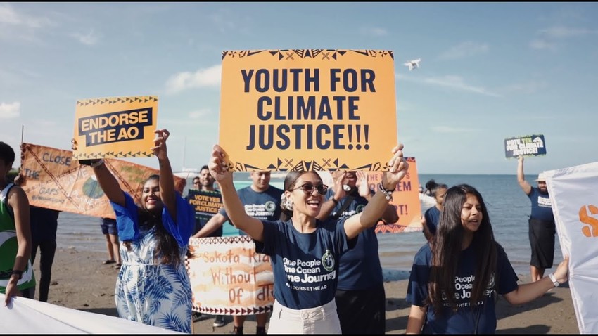 Students campaigning for countries to endorse Vanuatu's call for an Advisory Opinion from the International Court of Justice (PC: Pacific Students Fighting Climate Change)