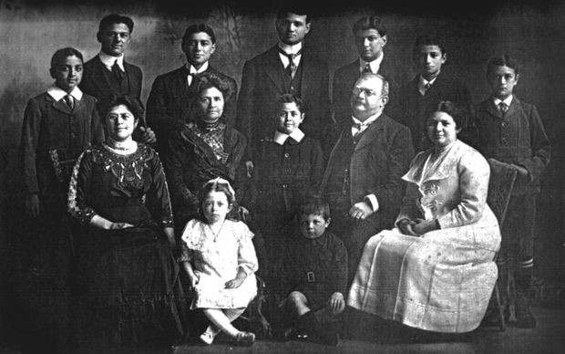 The Kronfeld Family in 1912 (Photo courtesy of the Kronfeld Family Collection)