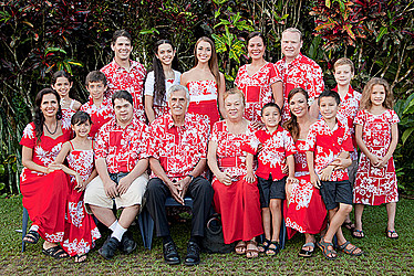 Joe Keil and his family. Photo by Samoa Observer