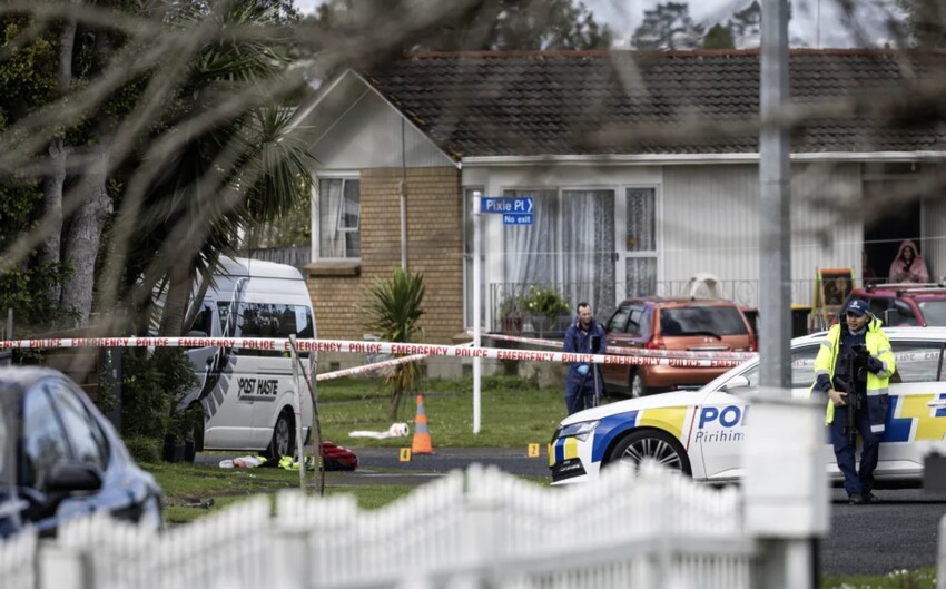 Police at the scene in Pakuranga. Photo: NZ Herald/Jason Oxenham