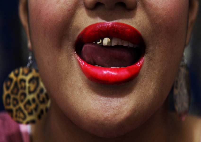 An excerpt from Ane Tonga's work "Grills"