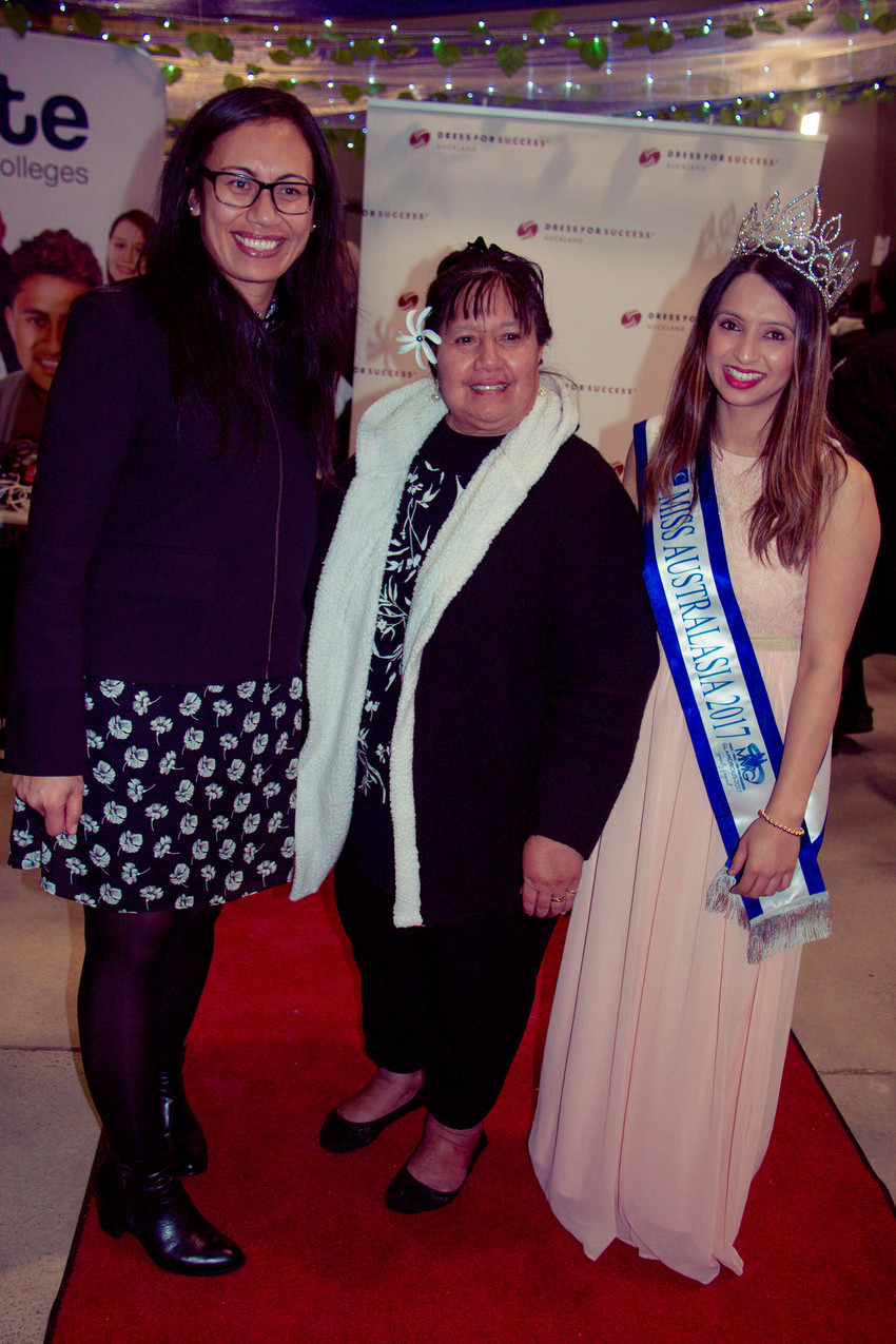 Judge Soana Moala (Left) and Jasdeep Basra (Miss Australasia 2017 Right) with a friend