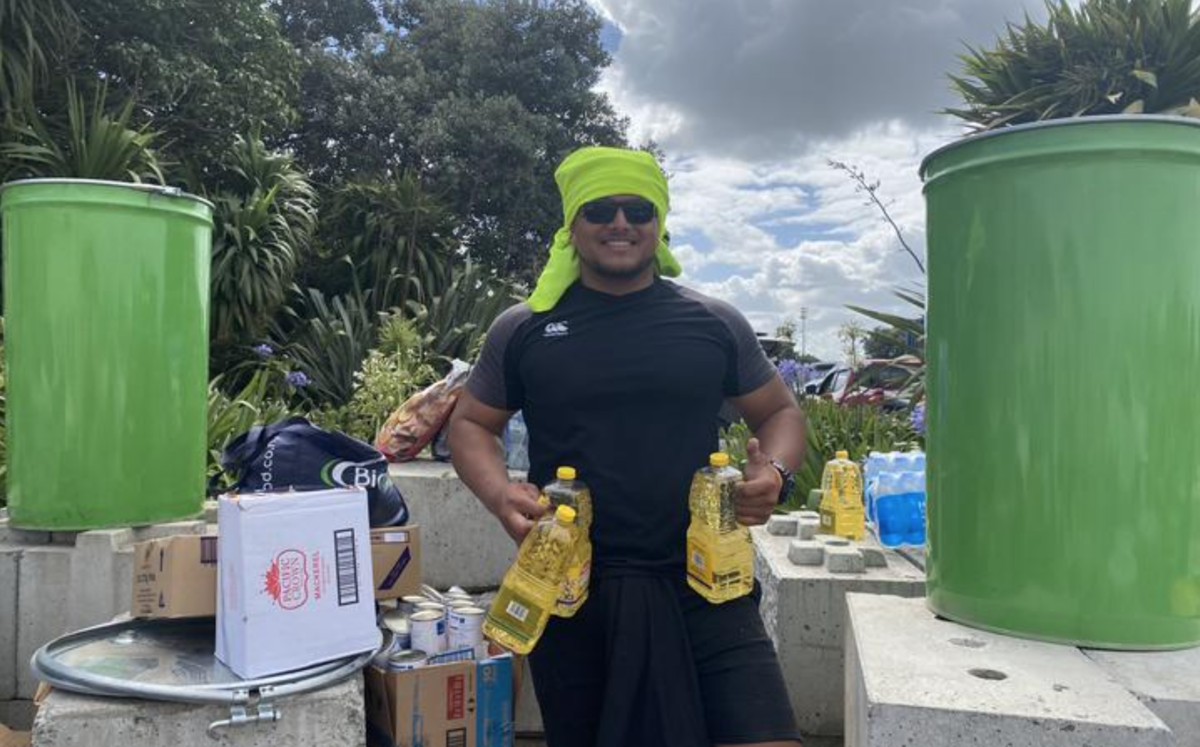 Collection for Tonga underway today in Auckland — thecoconet.tv - The world's largest hub of Pacific Island content. - Vimarsana News