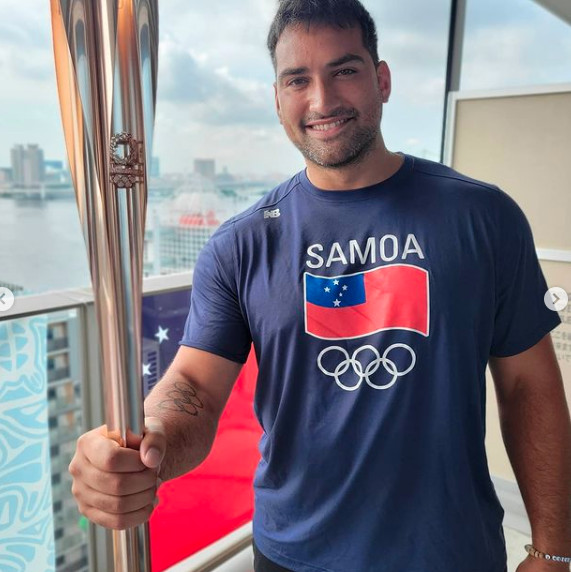 Alex Rose was also Samoa's flag bearer