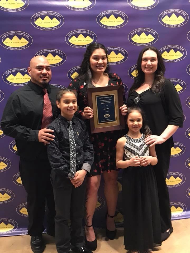 Alissa with her parents Billy & Heather and 2 of her younger siblings