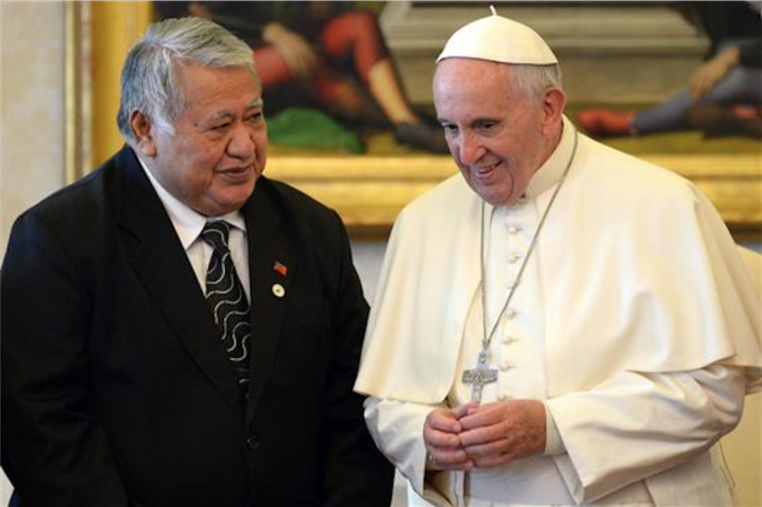 Prime Minister Tuilaepa Sailele Malielegaoi with Father Francisco after declaring itself the first confessional state in the Pacific. Photo Credit: Practica Espanol