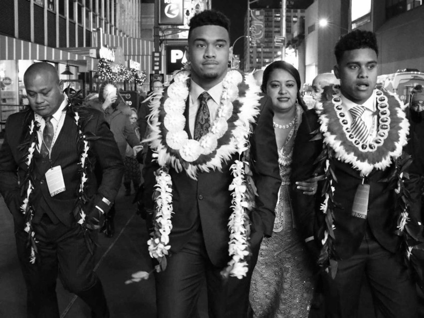 Tua Tagovailoa with his family - 1st round pick, 5th overall