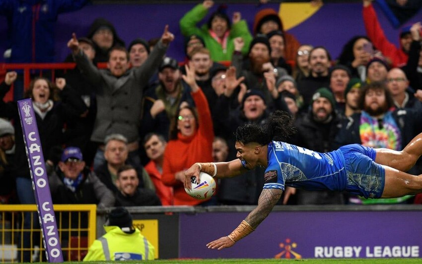 Brian To’o scoring for Samoa against Australia in the 2021 Rugby League World Cup Final. Picture from AFP/Oli Scarff