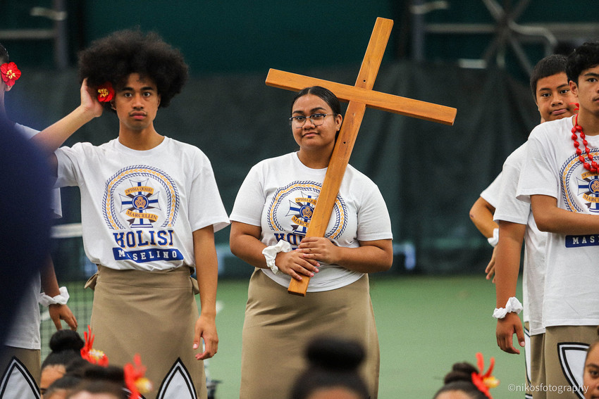 Year 13 students Azael Uini-Faiva and Ramona Tinao-Pepe. Photo credit: Frank Talo / NikosFotography