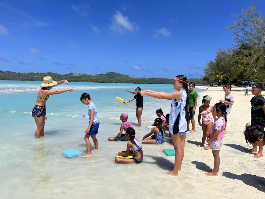 Children in Aitutaki receiving swimming lessons. Photo Credit: Dani Adendorff