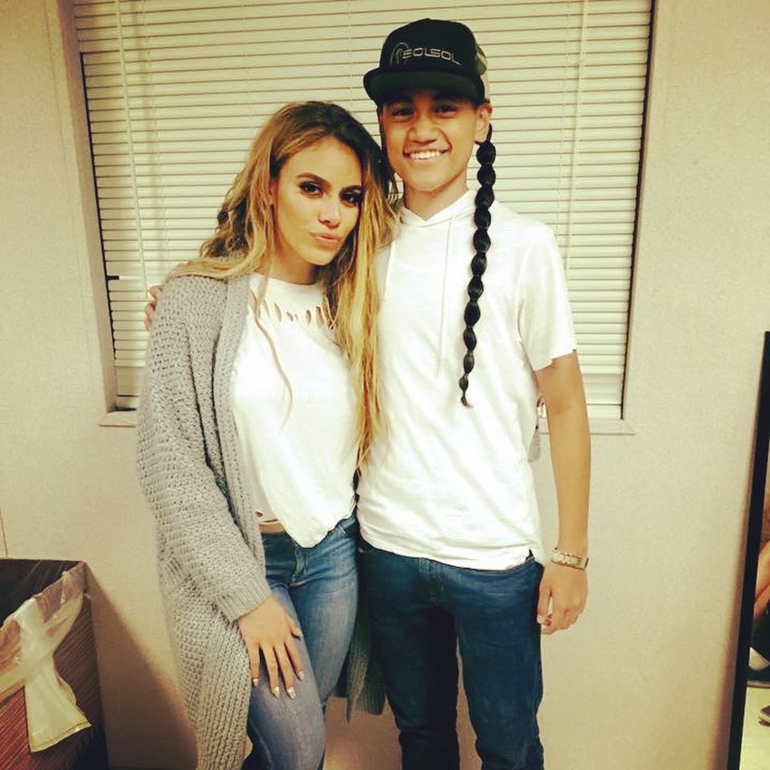 Siaki with fellow Tongan pop artist Dinah Jane