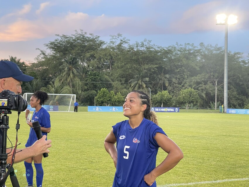 Team Samoa’s Leah Manuleleua