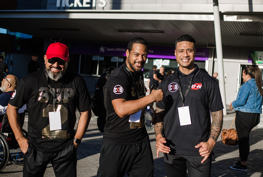 Steve with Hemi 'The Heat' Ahio (Middle) and James Cornett (Left)