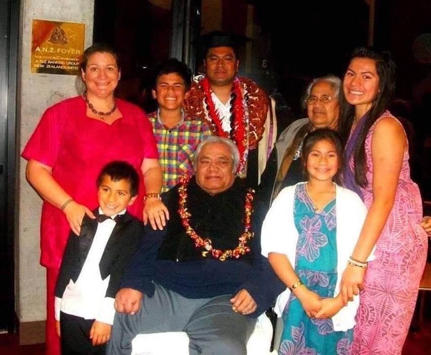 My late husband Asotasi Va’a Makisi (1965-2013) Masters graduation in 2011 with Tina and Tama Lolohea and Paula Makisi and our children Emele-Moa, Paula si’I, Anni and Poutasi-James. E le galo oe Boady