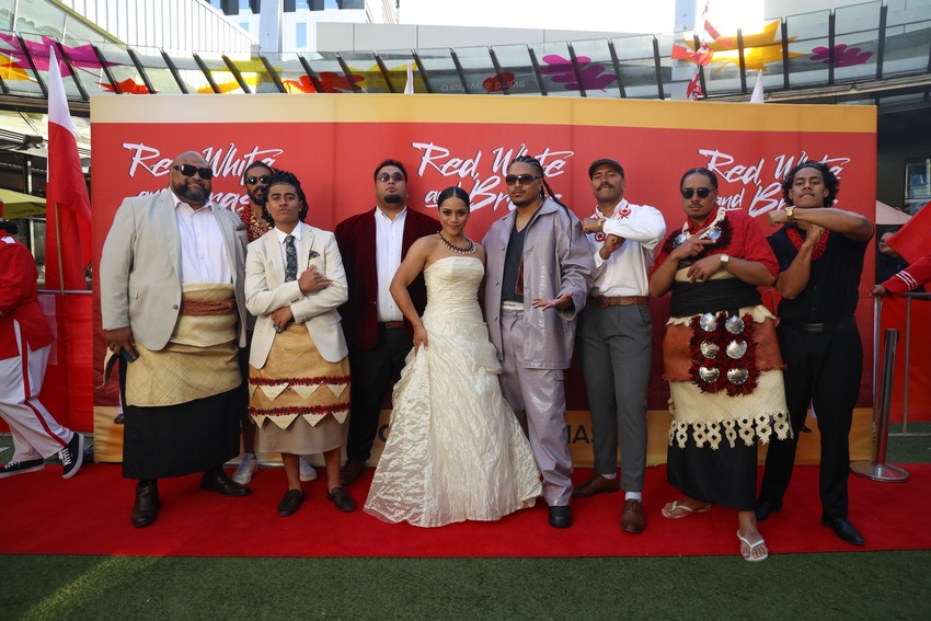 Saane with the cast of Red, White and Brass at the Auckland premiere