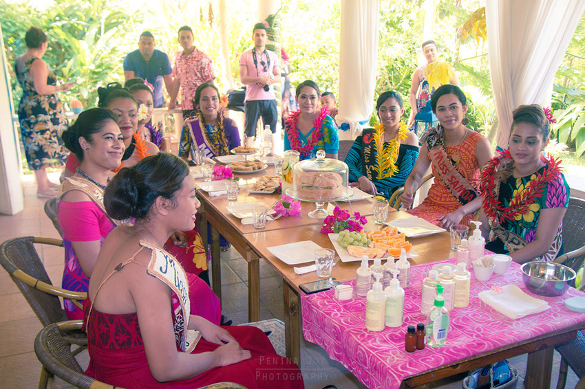 Miss Samoa 2017 contestants enjoying the food & a Mailelani skincare demonstration at Le Petit Cafe