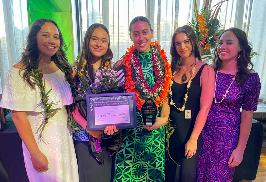 Mary Ieremia-Allan with her sisters and friends