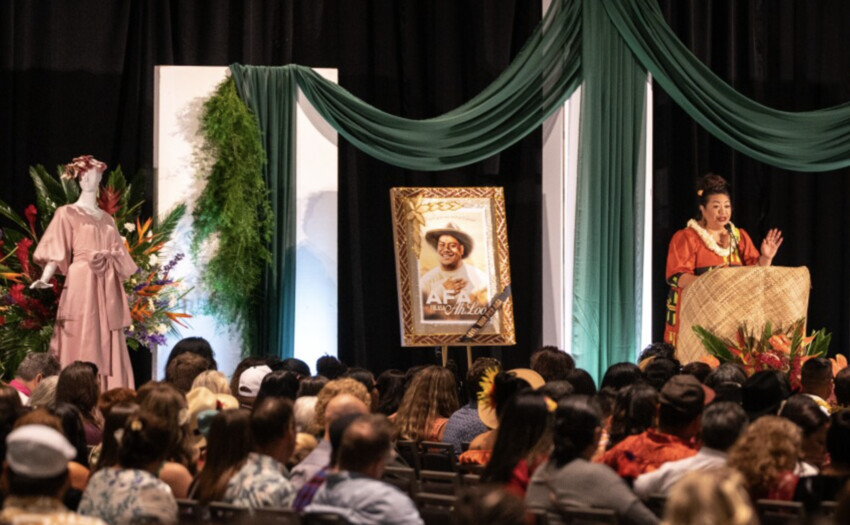 Hundreds gathered to mourn Afa - many wearing his garments he created