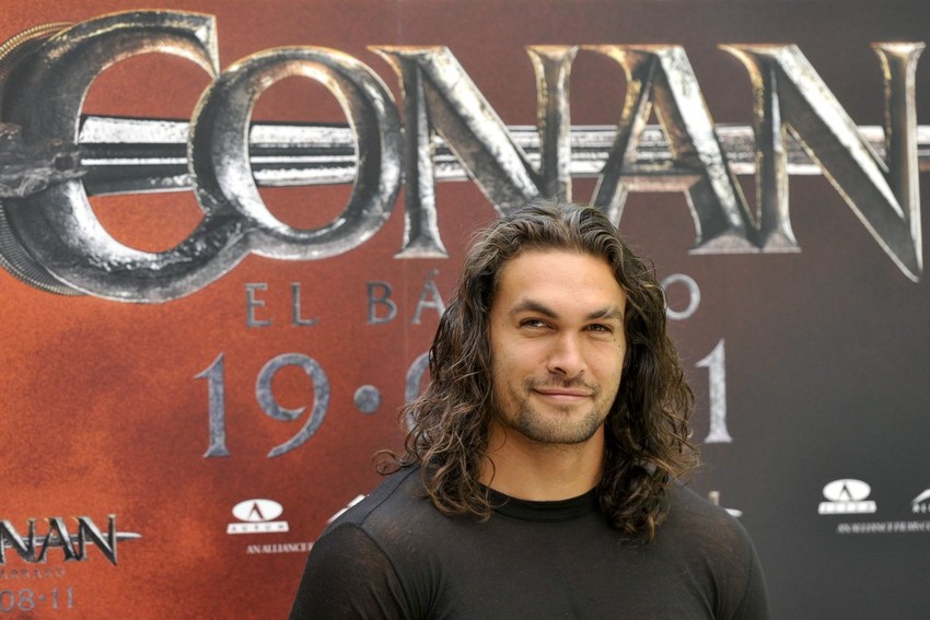 Jason Momoa Shaves To Raise Awareness About Plastic Killing Our