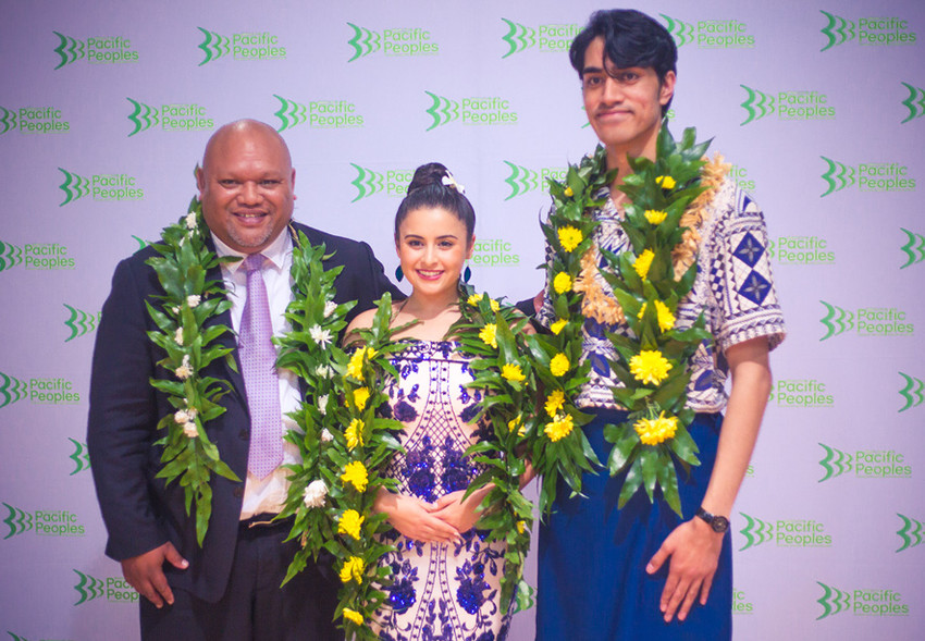Alexia Hilbertidou (middle) with fellow recipient Keith Toma (Right)